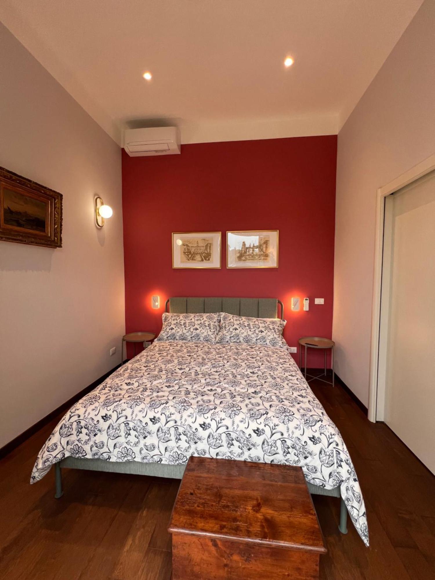 A Casa Di Lu, Al Colosseo - Guest House Рим Экстерьер фото