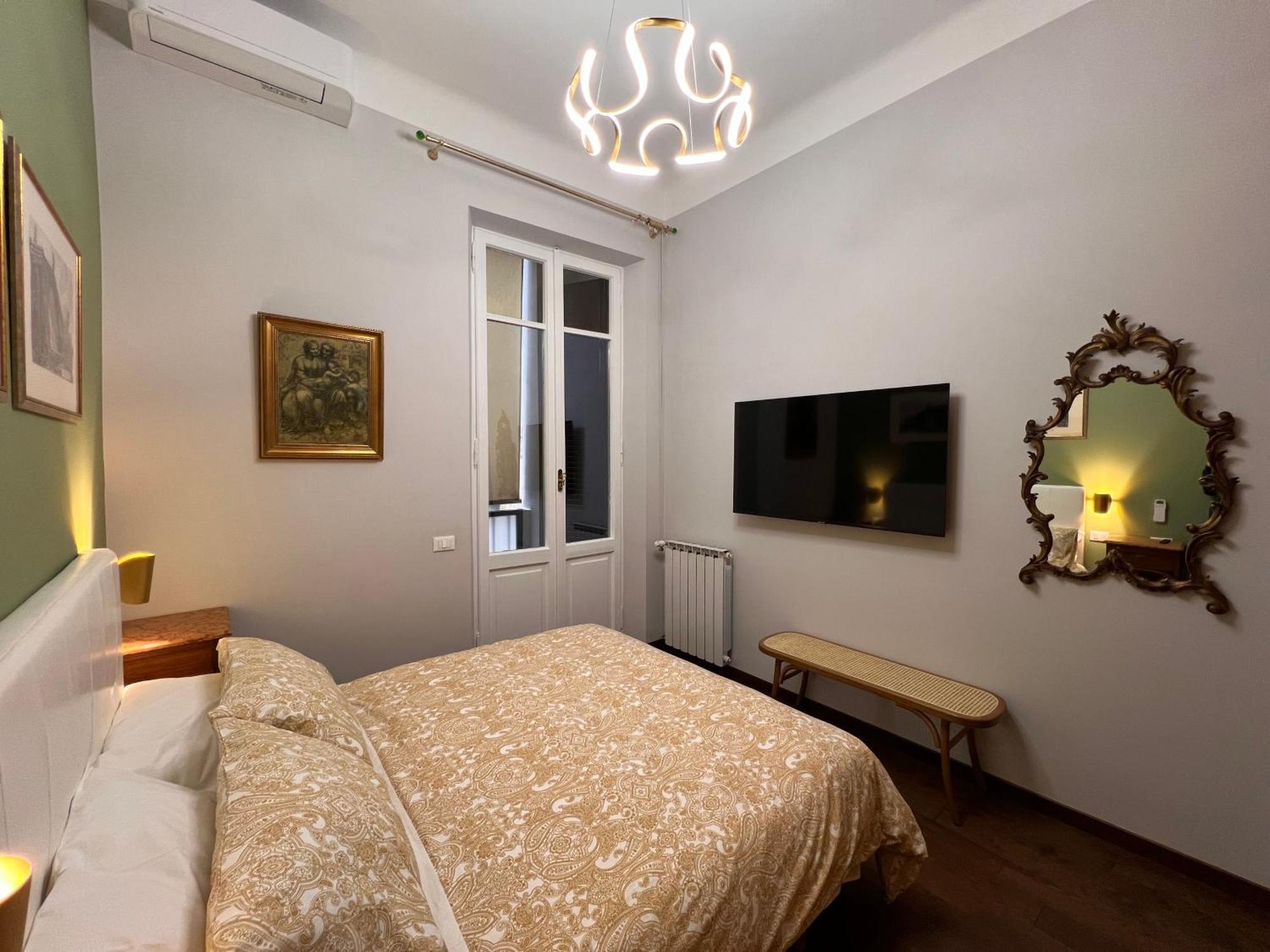A Casa Di Lu, Al Colosseo - Guest House Рим Экстерьер фото